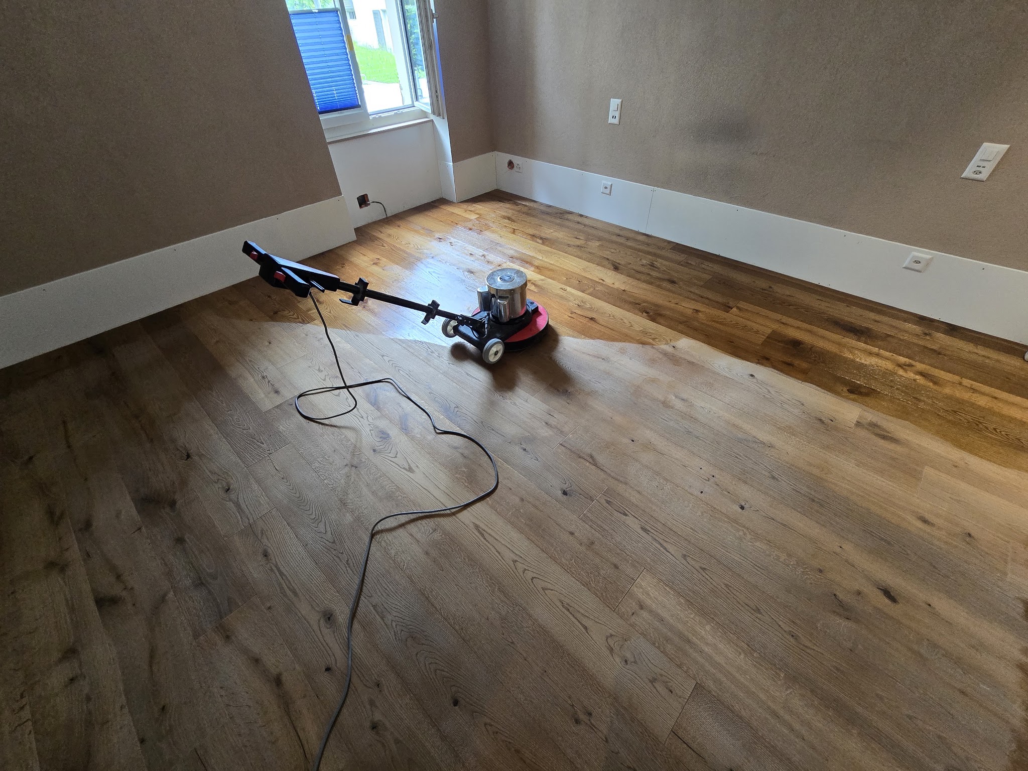 Frisch geschliffener Eichenboden von Swiss Carpenter